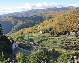 Old, renovated Cévennes farmhouse dependence on a wild and privileged site - Bez-et-Esparon - Outdoors view