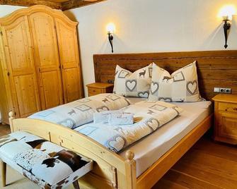 Comfortable alpine suite with gallery - Kirchberg in Tirol - Habitación