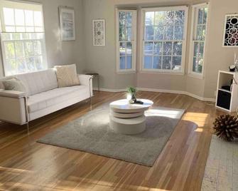 Contemporary Charming Cottage 2 - 洛杉磯 - 客廳