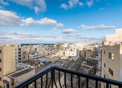 Seashells 2 Bedroom Apartment by Getaways Malta - Saint Paul’s Bay - Balkon