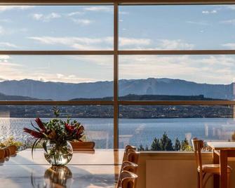 Whare Kea - Lakefront luxury villa in Lake Wanaka - Wanaka - Balcony