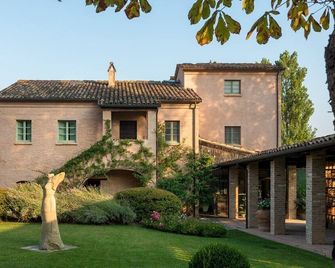 Urbino Resort - Tenuta Santi Giacomo E Filippo - Urbino - Edificio