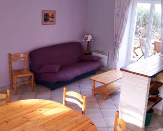Apartment With Large Garden Prox. From The Sea And Landing Beaches - Mosles - Sala de estar