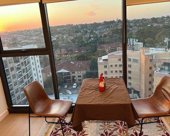 Cloud9 retreat, Central location - Bankstown - Balcony