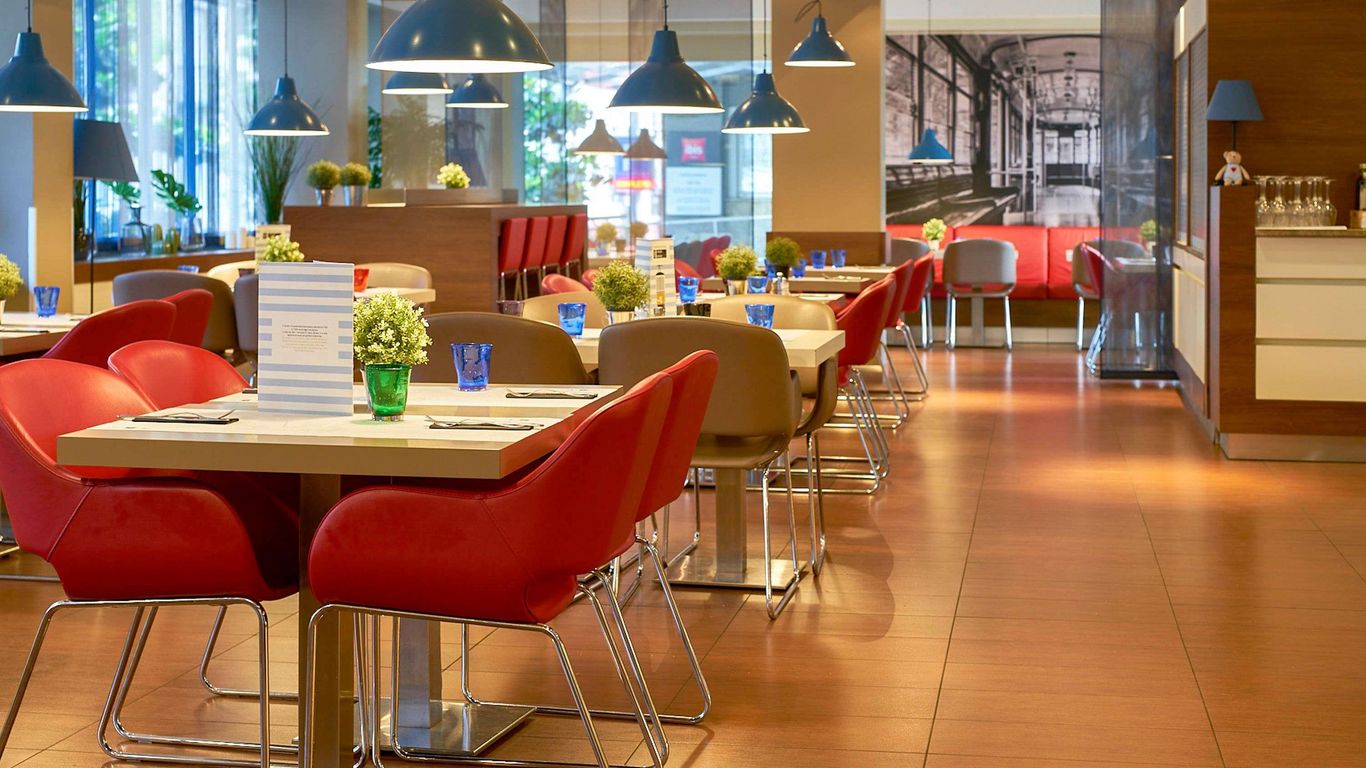 ايبيس ميلانو سنترو