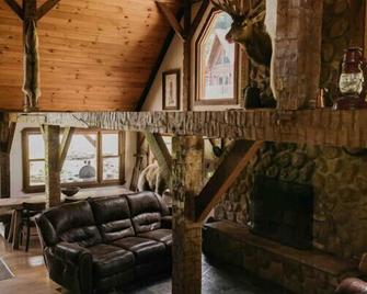 Potter County Gasthaus - Full Lodge For Rent - Shinglehouse - Sala de estar