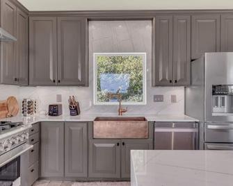 Scenic Stay w/ Hot Tub by Park City - Coalville - Kitchen