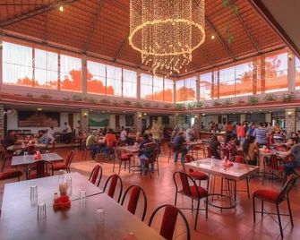 Heritage Shelters Resort - מיסור - מסעדה