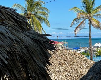 The Bounty - Caye Caulker - Balcony
