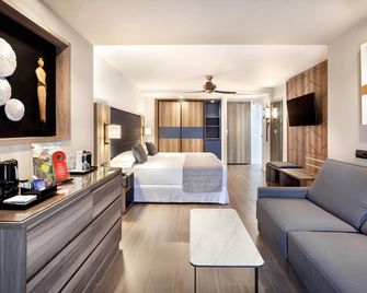 Hotel Riu Palace Oasis - San Bartolomé de Tirajana - Habitación