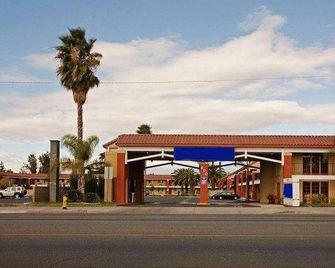 Days Inn by Wyndham Hemet - Hemet - Edificio