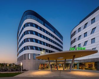 ibis Styles Budapest Airport - Budapest - Building