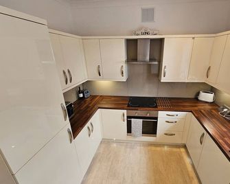 Charming Biggar High Street Retreat - 2 Bedrooms - Biggar - Kuchyň