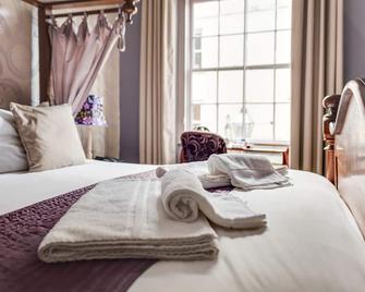 The Ancient Gatehouse Hotel - Wells - Bedroom