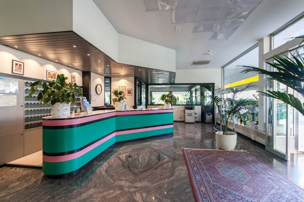 Cormoran Hotel - קתוליקה - דלפק קבלה