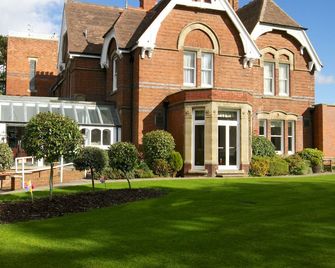 Stourport Manor Hotel - Stourport-on-Severn - Budova