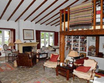 Country House perfect for big families with children, and/or group activities - Alter do Chão - Lounge