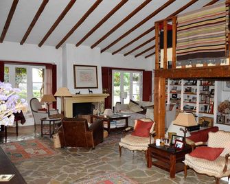 Country House perfect for big families with children, and/or group activities - Alter do Chão - Lounge