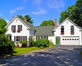 House in exceptional condition on Thomas Pond - Casco - Edificio