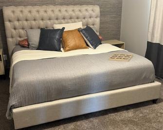 Spacious new home with a country feel. - Kearney - Bedroom