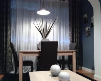 16 Mirasierras - Madrid - Essbereich