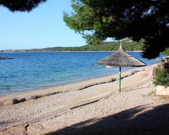 Apartments with a parking space Pakostane, Biograd - 18979 - Pakoštane - Strand