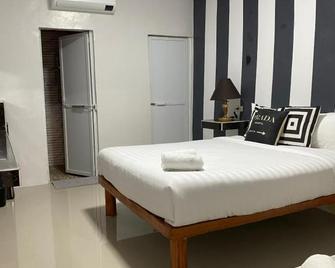 RedDoorz @ Piamonte Apartelle Santo Tomas Batangas - Santo Tomas