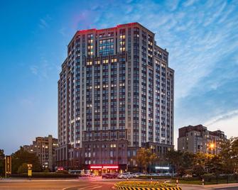 Ramada Encore by Wyndham Huzhou - Huzhou - Building