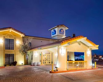 La Quinta Inn by Wyndham Farmington - Farmington - Edificio