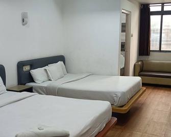 Hotel Assembly - Shillong - Bedroom