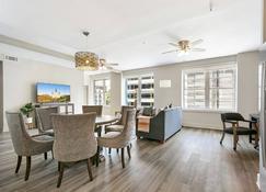 Modern & Fully Furnished Apartments in the Heart of the City - New Orleans - Dining room