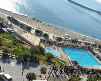 كافو دورو هوتل - Piraeus - حوض السباحة