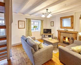 Host Stay Green Willow - Ripon - Living room