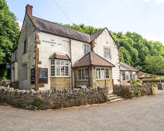 Winyard's Gap Inn - Beaminster - Building
