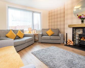 4 bedroom accommodation in Brora - Brora - Living room