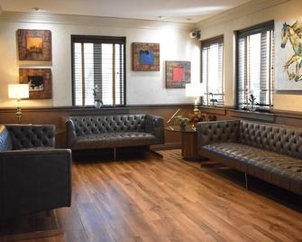 East Norwich Inn - East Norwich - Huiskamer