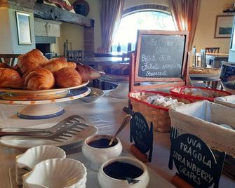 Borgo Livernano - Radda In Chianti - Buffet