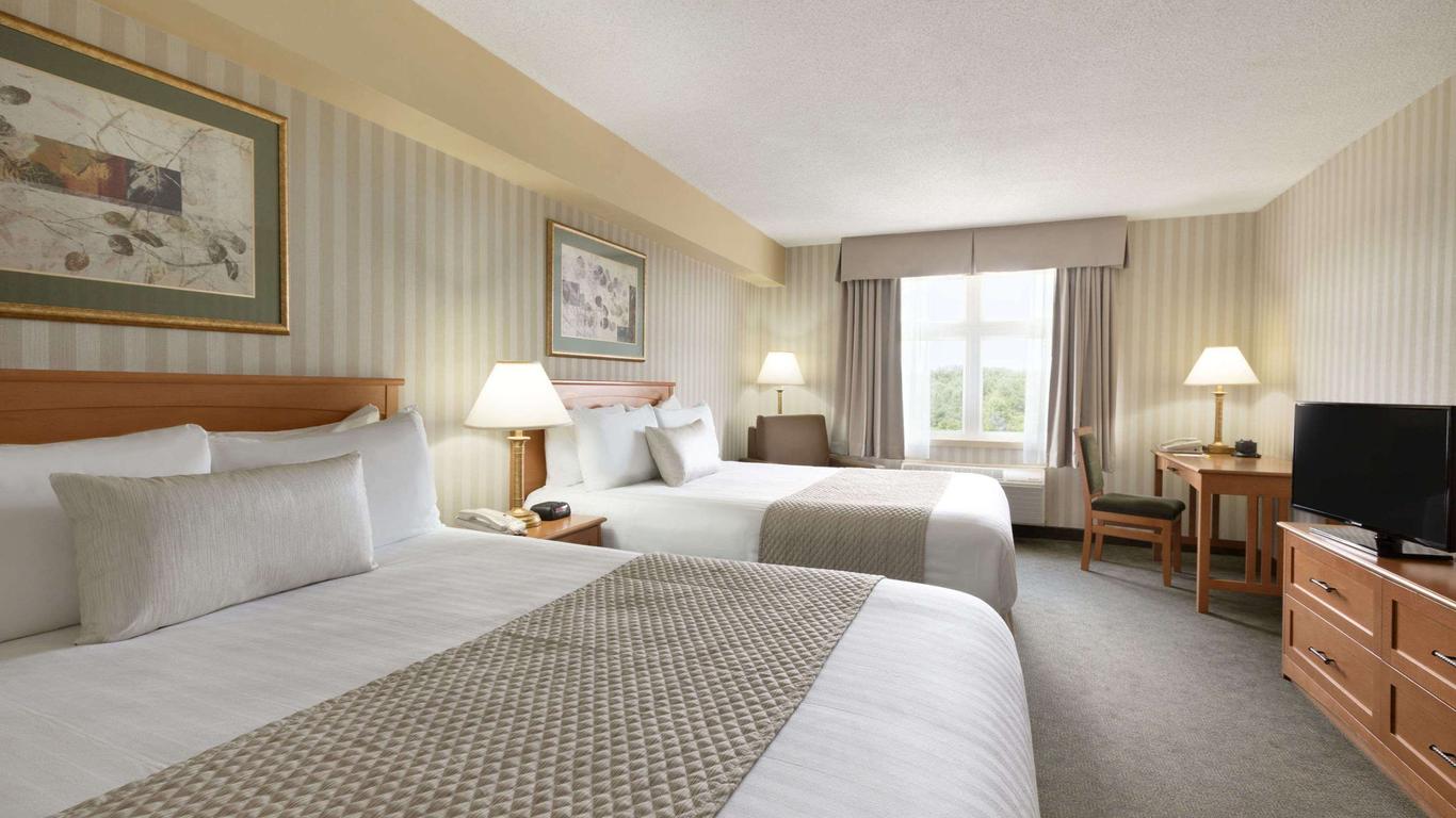 دايز إن باي ويندام أوريليا