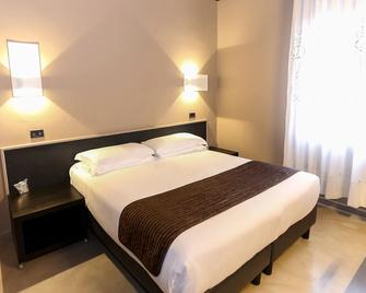 Hotel Mignon - Padua - Bedroom