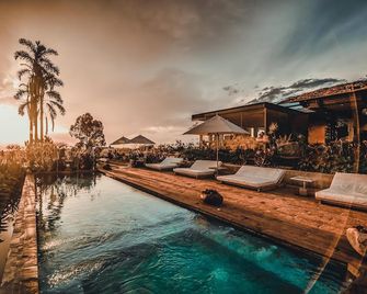 Bio Habitat Hotel - Circasia - Piscina