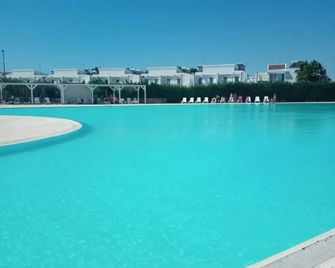 I Giardini DI Zeus - Metaponto - Piscina