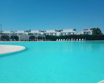 I Giardini DI Zeus - Metaponto - Piscina