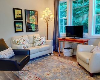 The Nest- A Peaceful Apartment near the Willamette River - Milwaukie - Sala de estar