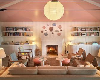 Silver Sands Motel & Beach Bungalows - Greenport - Sala de estar