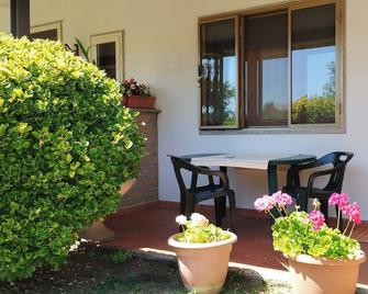 Rasna Heart Guest House - Sorano - Patio