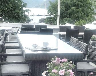 Rosendal Turisthotell - Rosendal - Patio