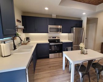 'Wanna see some DEER? Our Clean and Peaceful Guesthouse! - Boerne - Küche