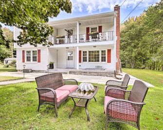 Upscale Waterbury Retreat With Indoor Ho - Вотербері - Патіо