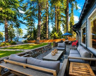 West Shore Lake House by AvantStay | Ski Cabin + Guest House | Lake Views + Lounge Seating + Alfresco Dining | 15 min to Palisades - Homewood - Patio
