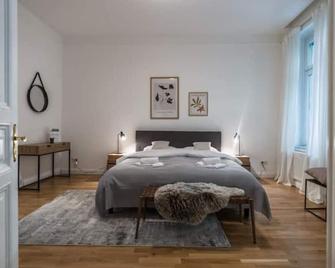 Loot: Moderne Wohnung / Zentral - Kitzingen - Schlafzimmer